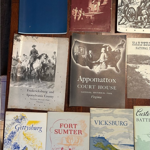 Vintage Collection of Historical Booklets - Picture 2 of 7